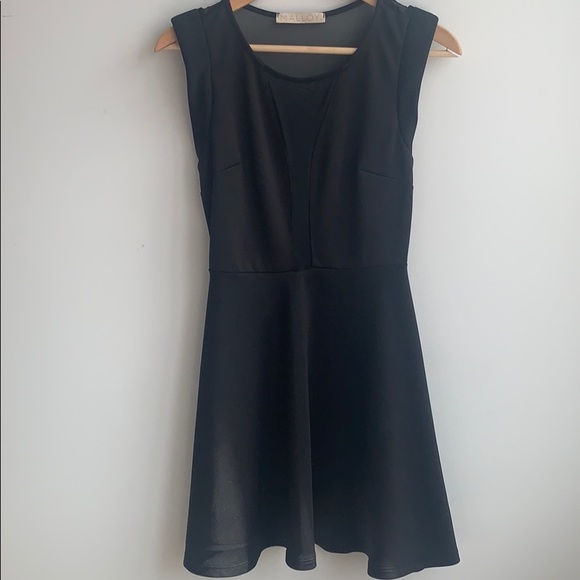 Black dress See-Through back - Picture 2 of 4